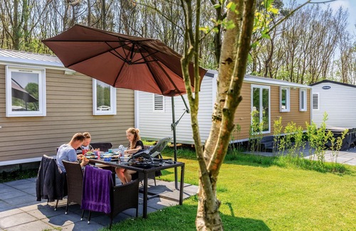 Hoogersmilde House | Comfortable 3-Bedroom Stay in Hoogersmilde with Spa