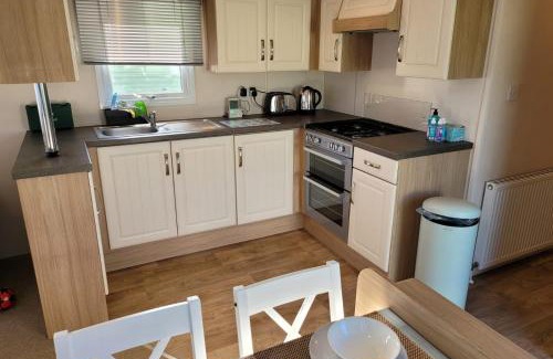 Great Houghton House | Pet-Friendly Static Caravan at Billing Aquadrome - Rated 9.2