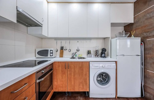 Delicias Apartment | Cozy Stay in Madrid Atocha with Family-Friendly Amenities
