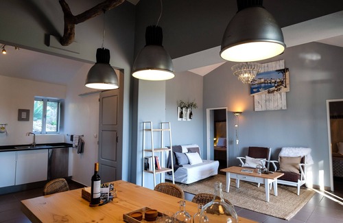 Santo Estevao Cottage | Idyllic Stay with Private Terrace and Ocean Views