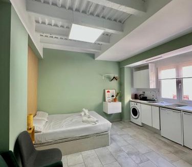 Perchel Norte Apartment | Stylish Studio Apartment in Vibrant Malaga - 8.1/10 Rated
