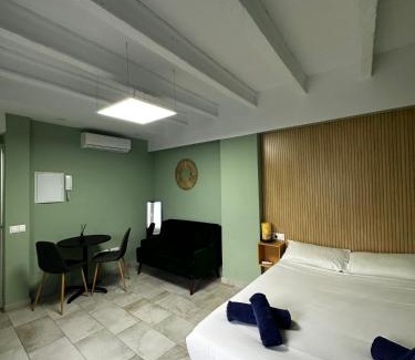 Perchel Norte Apartment | Cozy Studio Apartment with Terrace - Rated 8.6/10!
