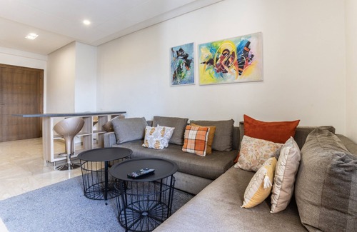 RACINE EXTENSION Apartment | Cozy Studio in Central Area with Spa & Kitchen Amenities