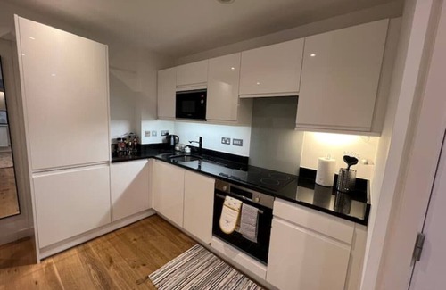 Cheadle Hulme Apartment | Top-Rated Family Studio in Cheadle Hulme