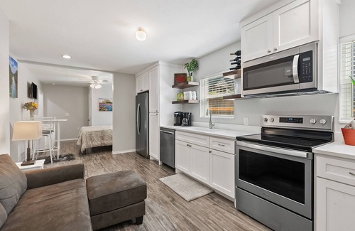 Bouldin Condo | Inviting Studio Steps from Action in the Heart of SOCO