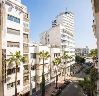LA GIRONDE Apartment | Cozy Studio in Central Casablanca with Breakfast Included