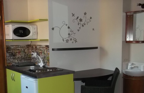 Guemar Apartment | Inviting Studio with Kitchen and Great Guest Reviews