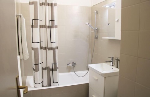 Viganello Apartment | Cozy Studio Getaway with Complimentary Parking
