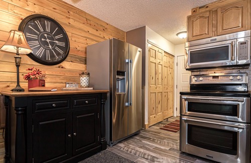 Granby Apartment | Scenic Studio Retreat with Pool and Mountain Views!