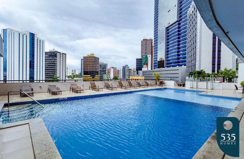 Caminho das Arvores Apartment | Linda Suite with Kitchenette in Central Location, Rated 10/10
