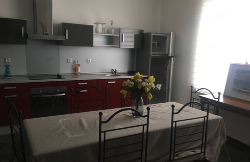 Montcaret Apartment | Serene T2 Apartment Nestled in Scenic Wooded Grounds