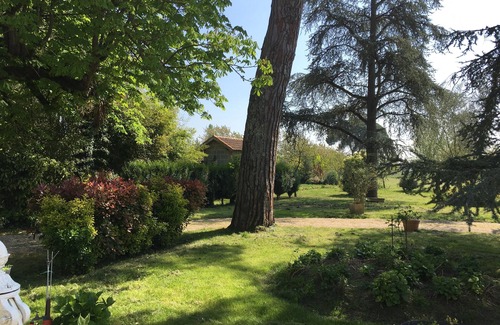 Montcaret Apartment | Serene T2 Apartment Nestled in Scenic Wooded Grounds