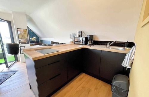 Larmor-Plage Apartment | Elegant T2 with Kitchen & Breakfast Overlooking the Rade