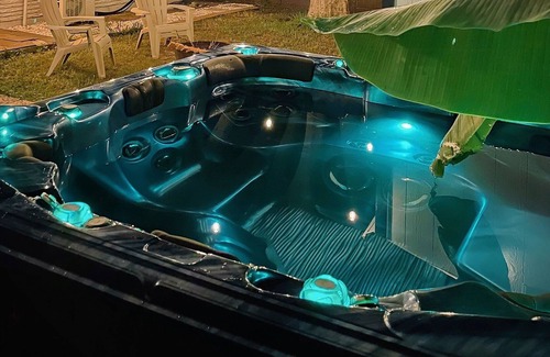 Willow Meadows/Willowbend Area Apartment | Lovely Texas-vibe 1-Bdr Guest Suite with Hot Tub