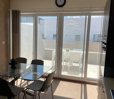 San Gwann Apartment | Beautiful Oceanfront Three Bedroom Penthouse Suite
