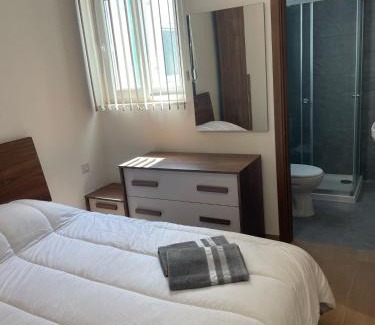 San Gwann Apartment | Beautiful Oceanfront Three Bedroom Penthouse Suite