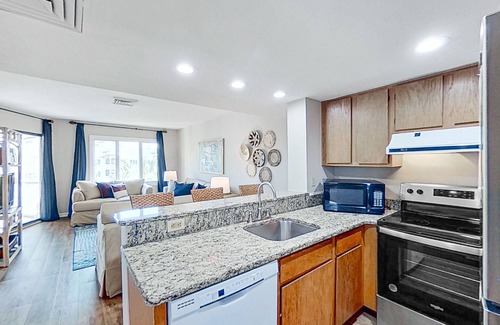 Isle of Palms Villa | Top Floor Villa in Wild Dunes with Ocean Views & Pool Access