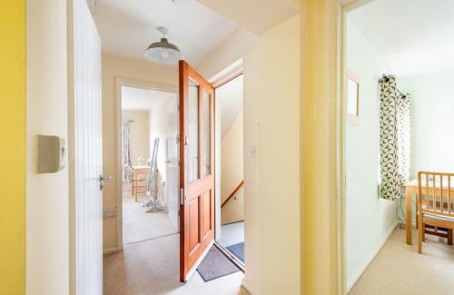 Cirencester Apartment | Idyllic Town Centre 1 Bed Near Scenic Country Walks