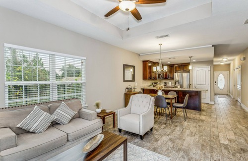 Florida Panhandle House | Pet-Friendly Town-Home in Pensacola - Guest Rated 10/10