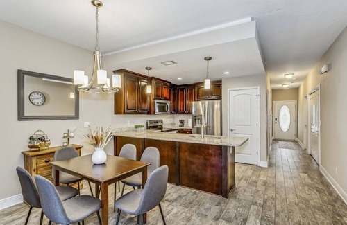 Florida Panhandle House | Pet-Friendly Town-Home in Pensacola - Guest Rated 10/10