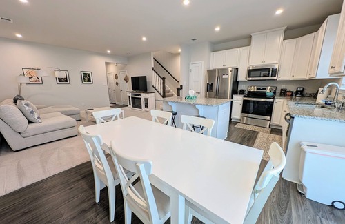Ashland House | Exceptional Family-Friendly Townhouse in Ashland, VA