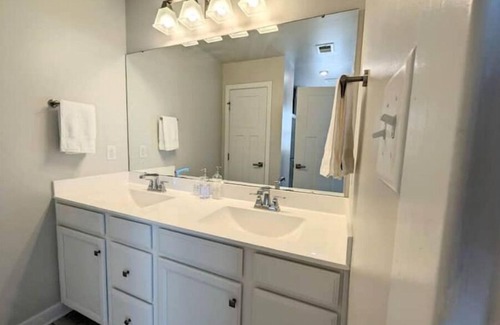 Ashland House | Exceptional Family-Friendly Townhouse in Ashland, VA