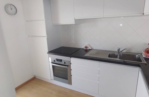 Telheiro Apartment | Elegant Townhouse on Lagos Marina with Pool & Spa Access