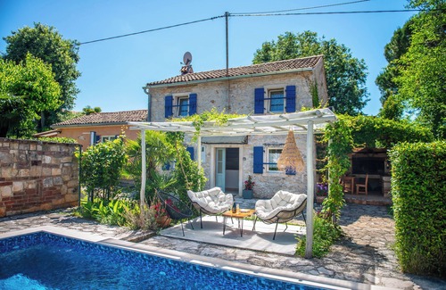 Radini Villa | Tranquil Casa Oliva: Private Pool & Oceanfront Escape