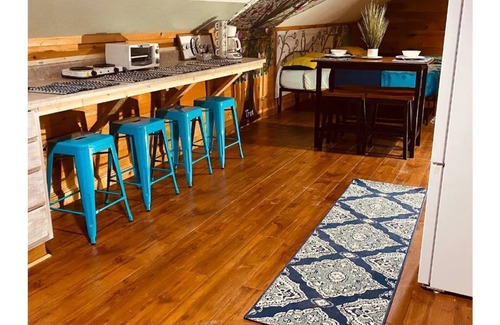 Laurel Cabin | Highly Rated Bunk House with Pool at The House on the Hill