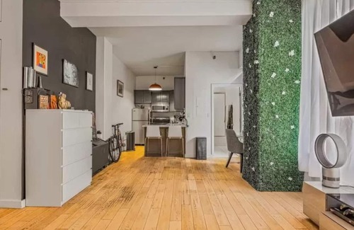 Historic Core Apartment | Trendy Loft in the Heart of DTLA - Family Friendly Stay