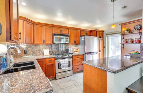 North Tustin House | Charming Tustin Home with Outdoor Kitchen Near the Zoo