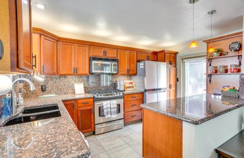 North Tustin House | Pet-Friendly Tustin Home with Outdoor Kitchen Near Zoo