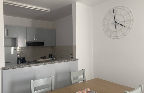 Tala Apartment | Cozy Two-Bed Apartment Near Oceanfront Pool & Spa