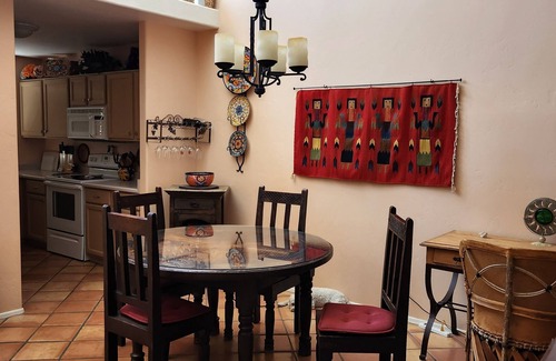 Casas Adobes House | Delightful Two Bedroom Retreat on Omni National Golf Course