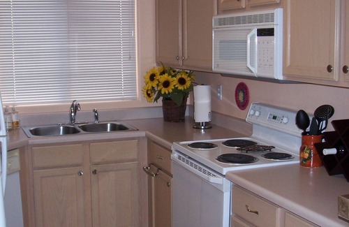 Casas Adobes House | Delightful Two Bedroom Retreat on Omni National Golf Course