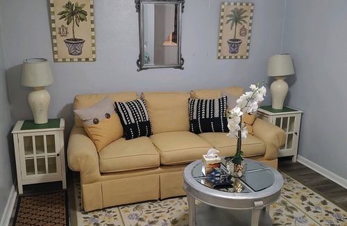 Tallahassee Apartment | Cozy Two-Bedroom Retreat Near FAMU and FSU