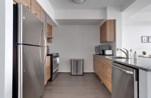 McLean Apartment | Appealing 1BR Tysons Corner Suite with Pool & Concierge