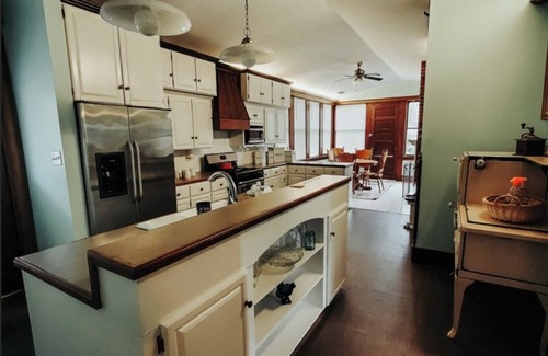 Webb City House | Beautiful Victorian Mansion with Lake Views & Pet-Friendly