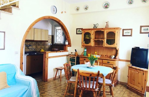 Ardea Villa | Cozy Villa Steps from the Beach and Pet Friendly