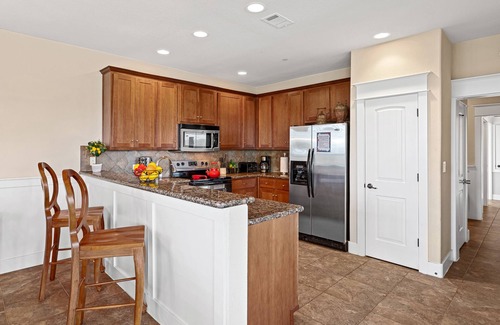 Jonestown Condo | Inviting Villa at Hollows Resort: Lake Views & Fun Amenities