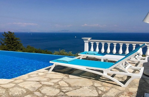 Perama Villa | Idyllic Villa with Infinity Pool & Sea Views near Benitses