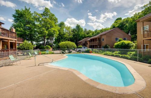 Lincoln Apartment | Inviting White Mountains Condo: Hike, Ski & Relax Today!