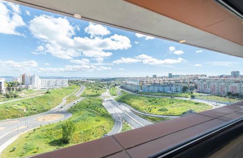 Marvila Apartment | Stylish 1BDR Apartment with River View for Family Fun
