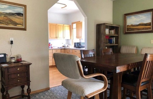 Dillon House | Experience Montana at Lover's Leap Lodging with Great Amenities