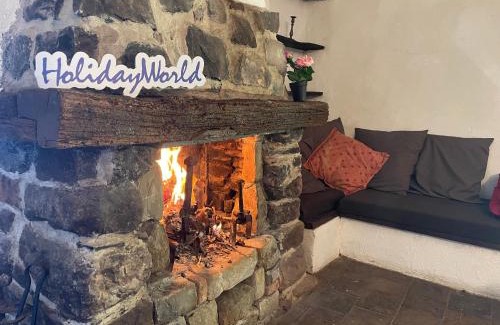 Bajardo Apartment | Romantic Retreat at Lover's Nest by Holiday World