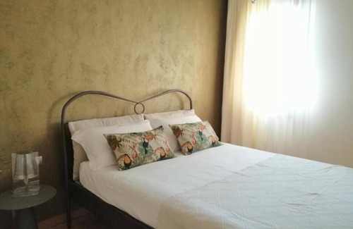 Lovere Condo | Explore Lovere Castle: Pomegranate Apartment Retreat