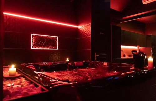 Tourcoing Apartment | Indulge in Loveroom Ô Diable Des Plaisirs with Hot Tub