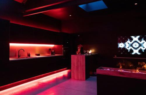 Tourcoing Apartment | Indulge in Loveroom Ô Diable Des Plaisirs with Hot Tub