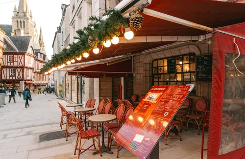 Vannes Apartment | Romantic Getaway at Loveroom Le Côté Secret with Sauna