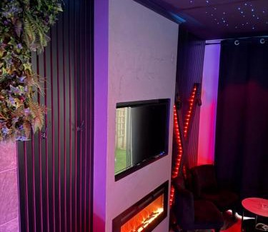 Bourg-Saint-Christophe Apartment | Relaxing LoveroomXspa with Inviting Spa Amenities